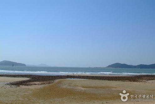 장돌해수욕장(장곡해수욕장)